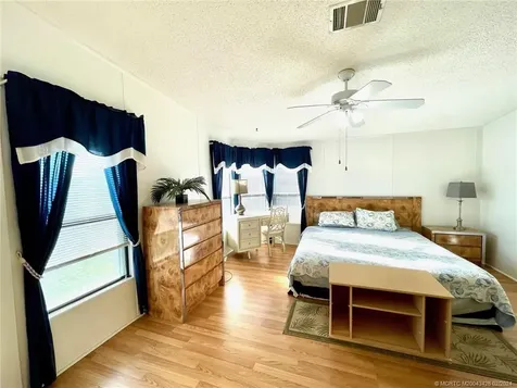 466 SE Trafalgar Terrace Stuart FL 34994