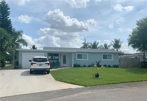 225 SW Cabana Point Circle Stuart FL 34994