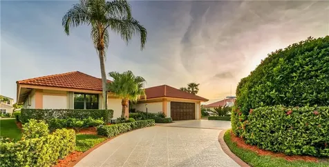 10726 SE Dock Court Hobe Sound FL 33455