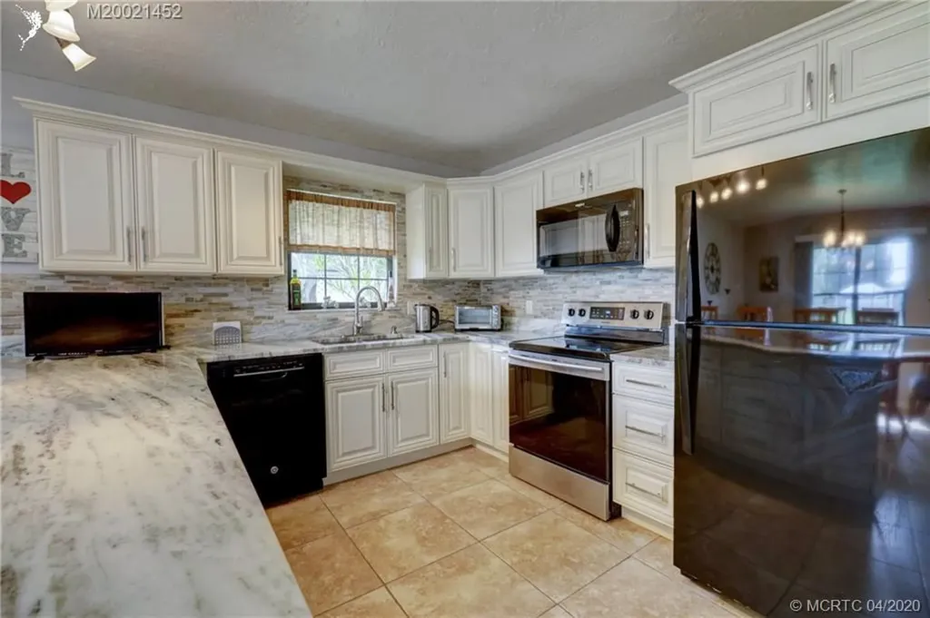 1020 NE Zebrina Senda Jensen Beach FL 34957