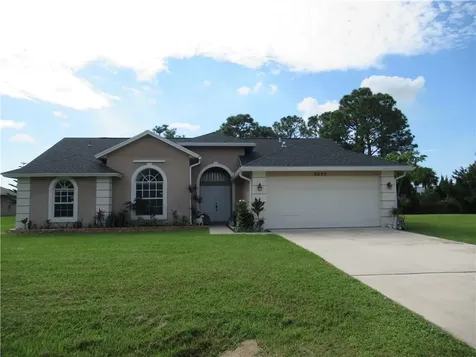 8653 Shadylake Lane Fort Pierce FL 34947