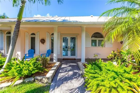 250 SE Cardinal Way Stuart FL 34996
