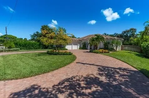 139 SE Martin Avenue Stuart FL 34996