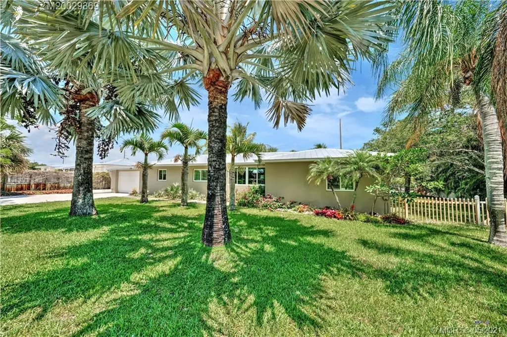 13004 SE Papaya Street Hobe Sound FL 33455