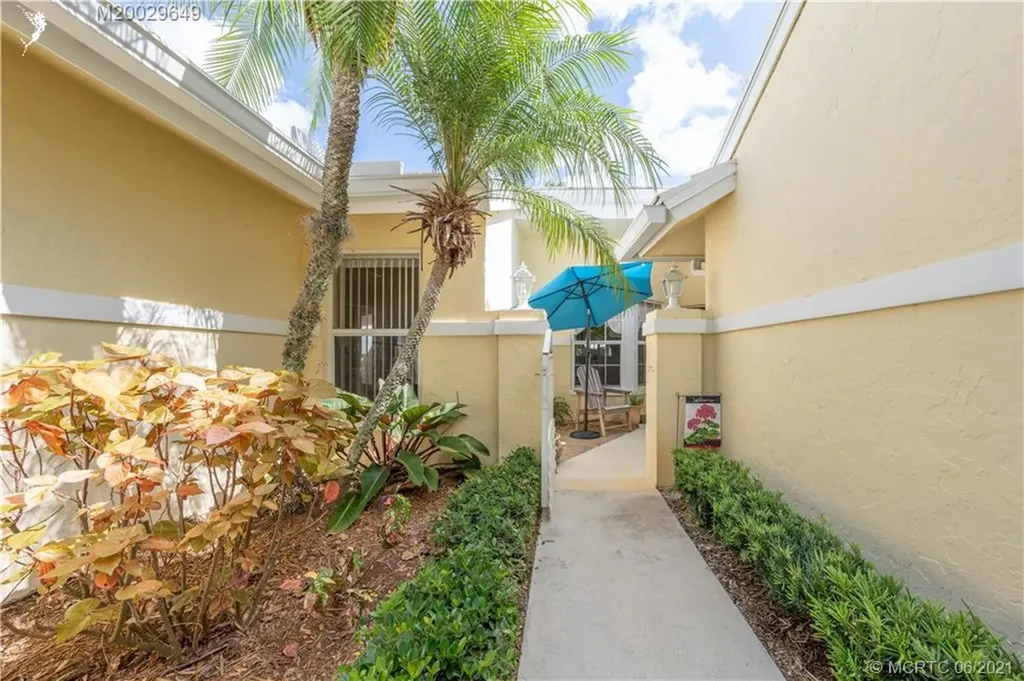 2387 SW Foxpoint Way Palm City FL 34990
