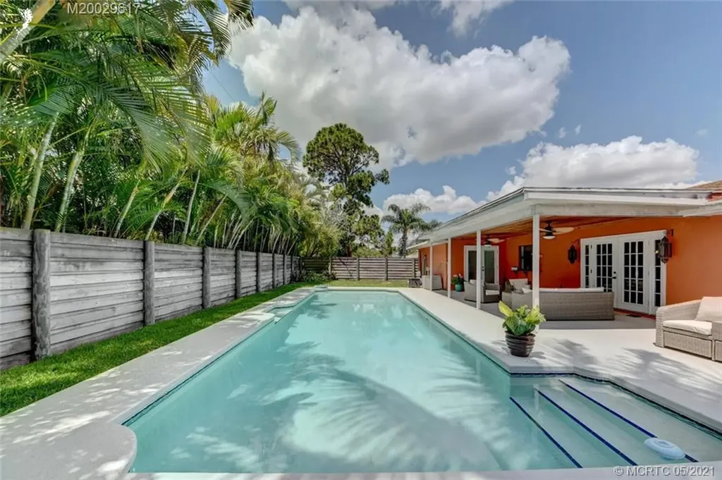 1852 SE Jackson Street Stuart FL 34997