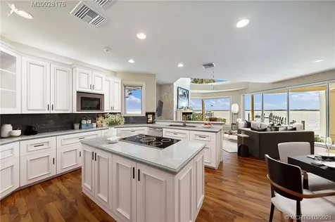 4210 NE Joes Point Road Stuart FL 34996