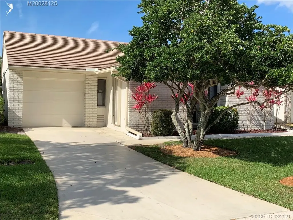 2537 SW Egret Pond Circle Palm City FL 34990