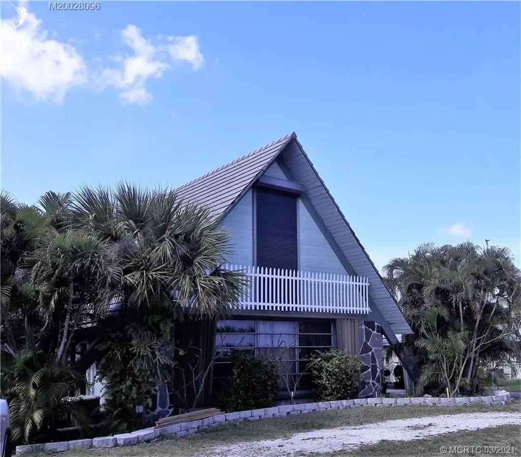 4054 NE Skyline Drive Jensen Beach FL 34957