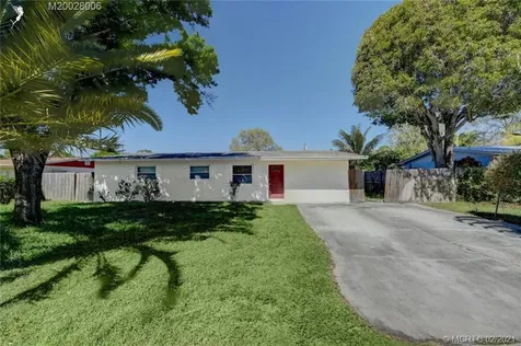 1095 NE Tuxedo Terrace Jensen Beach FL 34957