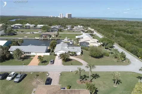 10 Castle Court Hutchinson Island FL 34949