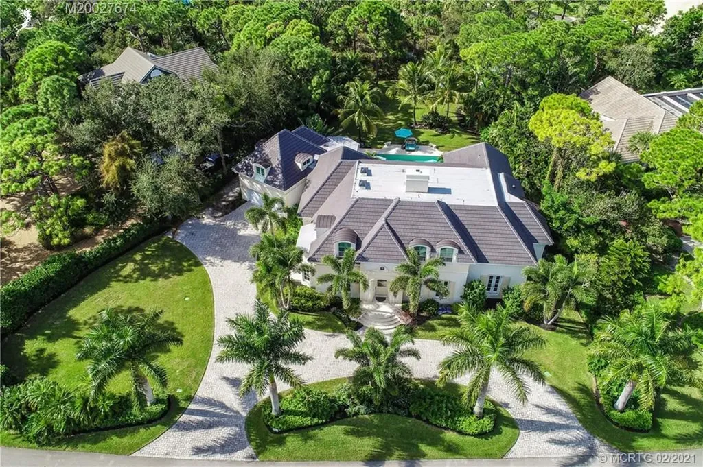 7160 SE Golfhouse Drive Hobe Sound FL 33455