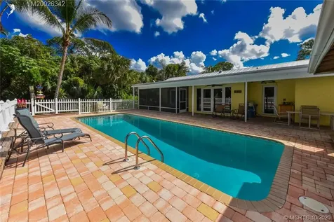 2542 SE Saint Lucie Boulevard Stuart FL 34996