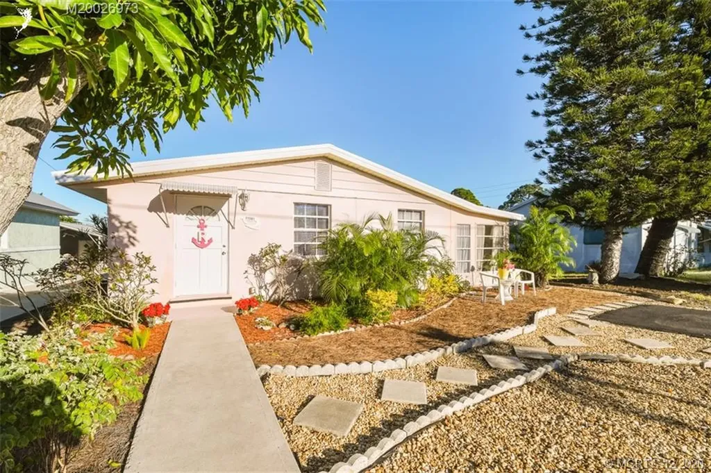 11501 SE Ella Avenue Hobe Sound FL 33455