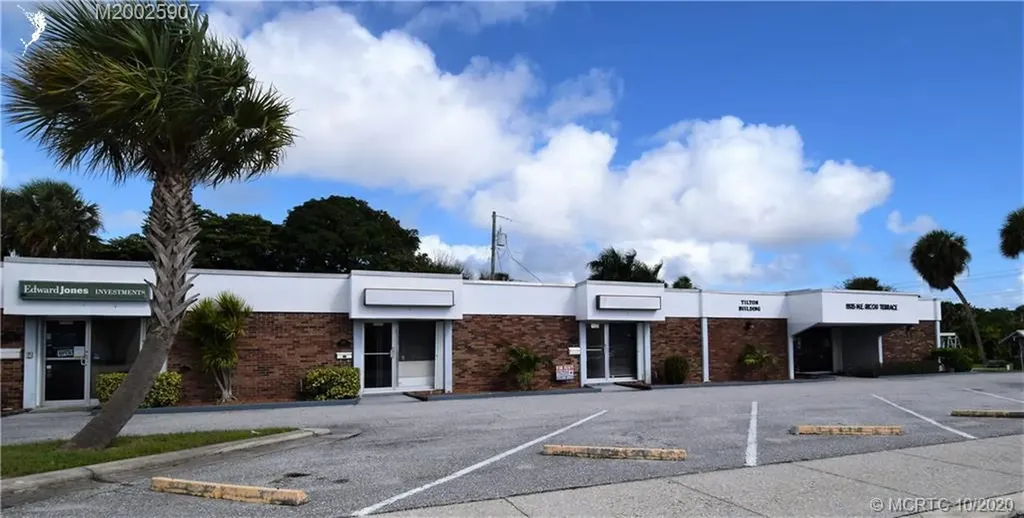 1925 NE Ricou Terrace Jensen Beach FL 34957