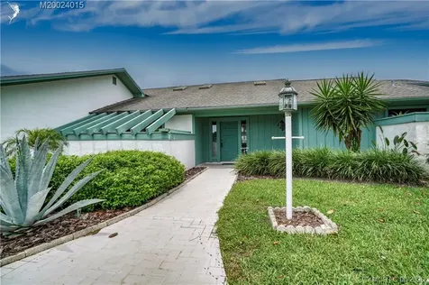 7130 SE Bunker Hill Court Hobe Sound FL 33455