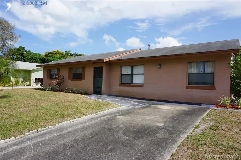 2803 Tropic Boulevard Fort Pierce FL 34946