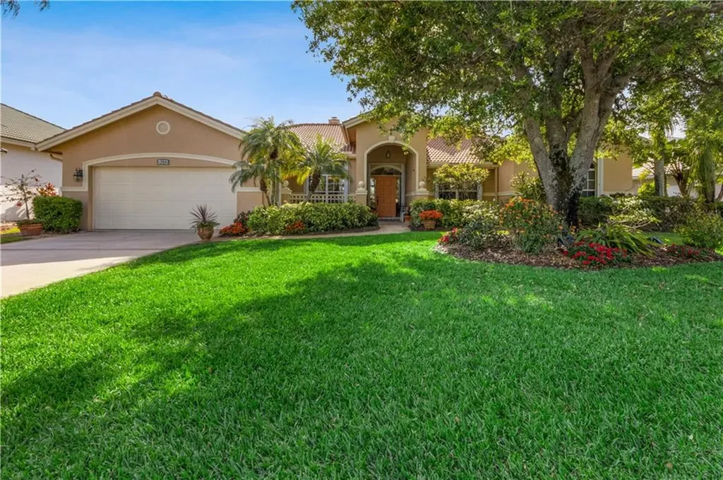 8073 SE Woodlake Lane Hobe Sound FL 33455