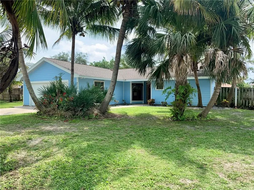 8546 SE Lyons Road Hobe Sound FL 33455