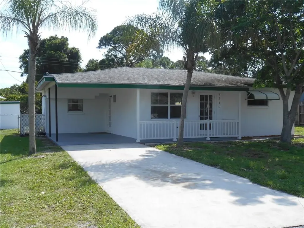 8219 SE Camellia Drive Hobe Sound FL 33455
