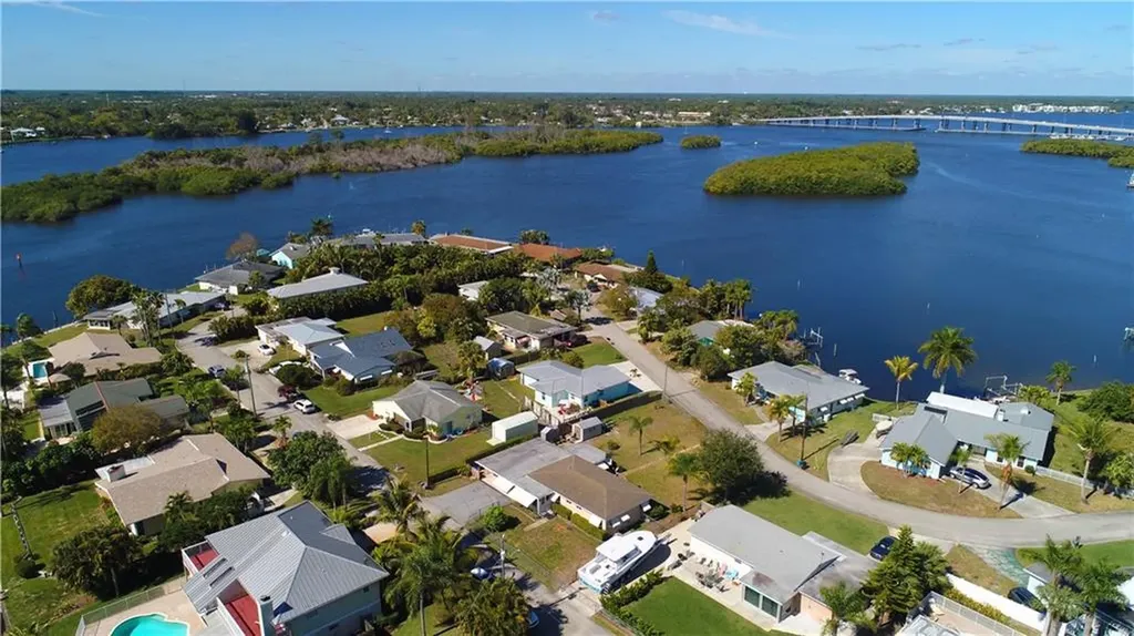 75 SW Cabana Point Circle Stuart FL 34994