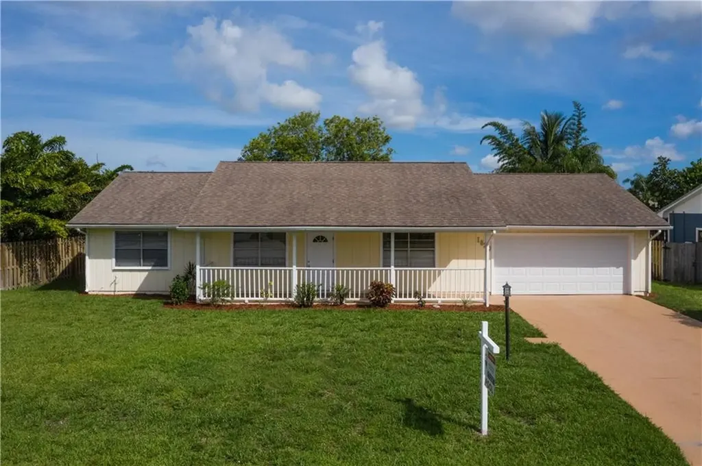 1820 NE Avenida Dracaena Jensen Beach FL 34957