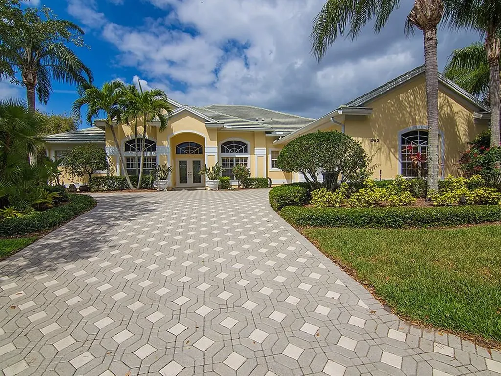 1962 SW Bradford Place Palm City FL 34990