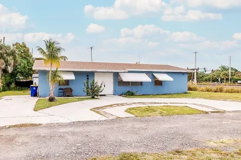 8406 SE Haslom Street Hobe Sound FL 33455