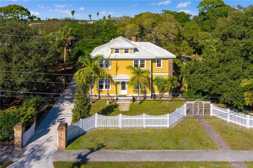 718 Boston Avenue Fort Pierce FL 34950