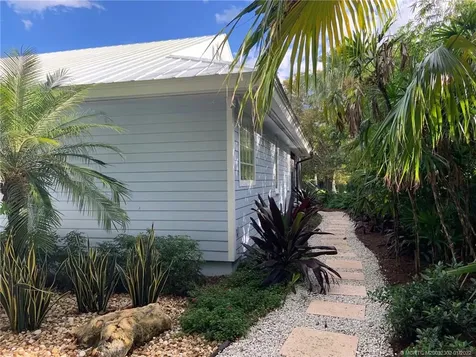 4230 SE Whiticar Way Stuart FL 34997