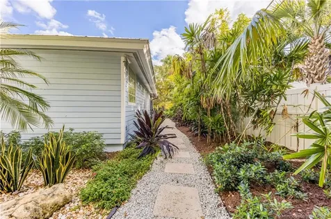 4230 SE Whiticar Way Stuart FL 34997