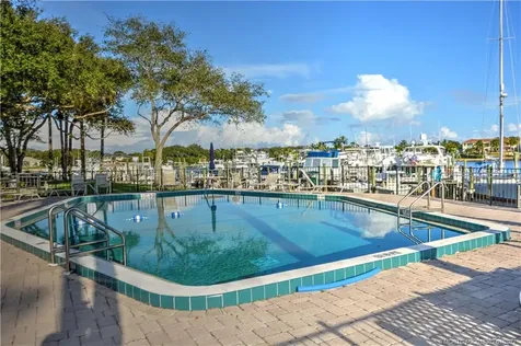 4230 SE Whiticar Way Stuart FL 34997