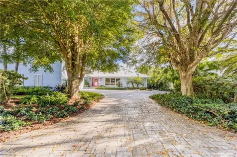 4230 SE Whiticar Way Stuart FL 34997