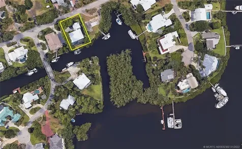 4230 SE Whiticar Way Stuart FL 34997