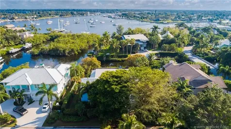 4230 SE Whiticar Way Stuart FL 34997