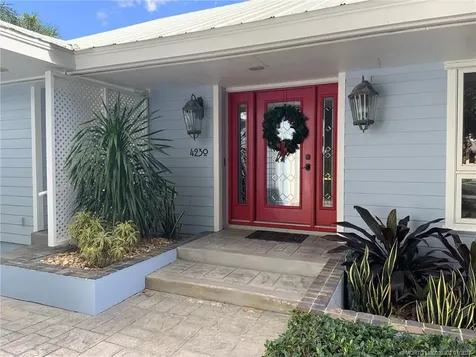 4230 SE Whiticar Way Stuart FL 34997