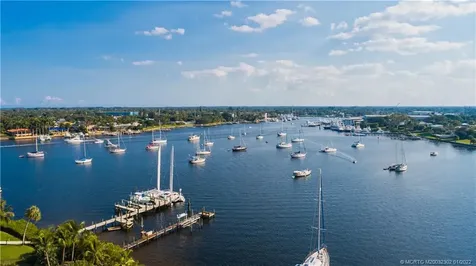 4230 SE Whiticar Way Stuart FL 34997