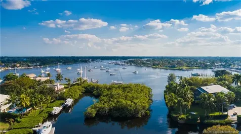 4230 SE Whiticar Way Stuart FL 34997