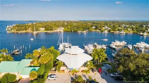 4230 SE Whiticar Way Stuart FL 34997