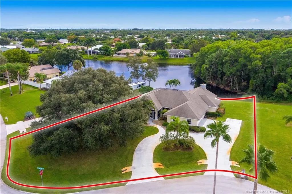 220 NE Hollyhock Terrace Jensen Beach FL 34957