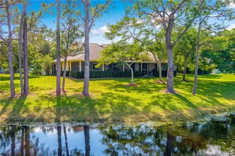 2211 NE Pinecrest Lakes Boulevard Jensen Beach FL 34957