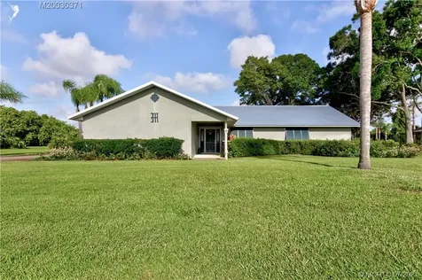 711 W Fischer Circle Sebastian FL 32958