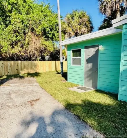 4158+4160 NE Indian River Drive Jensen Beach FL 34957