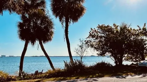 4158+4160 NE Indian River Drive Jensen Beach FL 34957