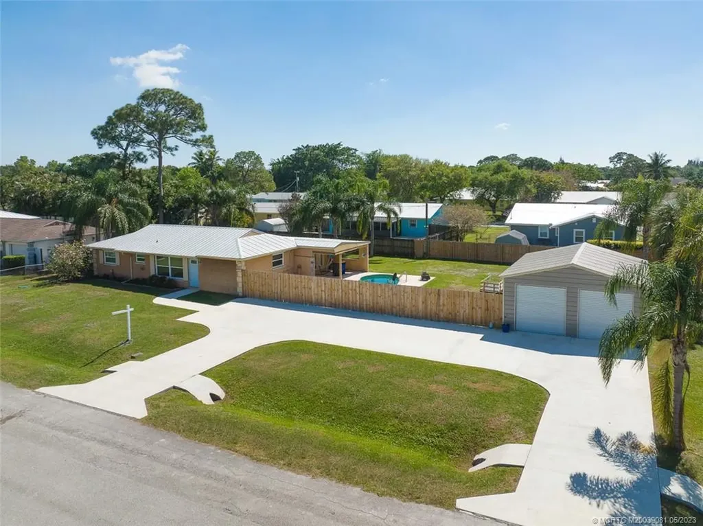 1822 SE Jackson Street Stuart FL 34997