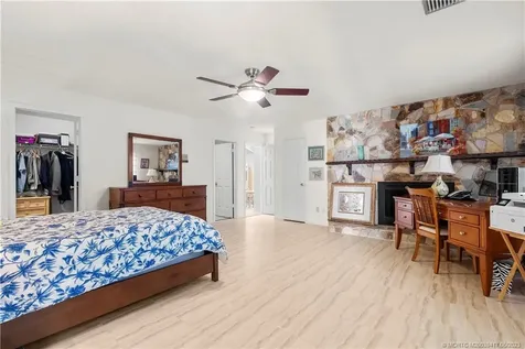 104 N Sewalls Point Road Sewalls Point FL 34996