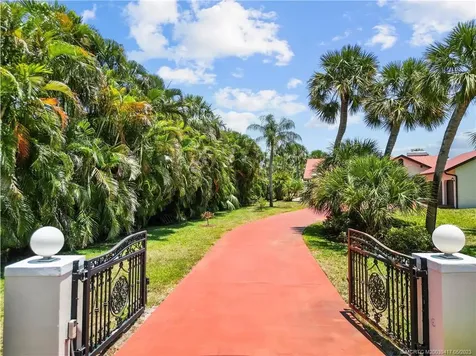 104 N Sewalls Point Road Sewalls Point FL 34996