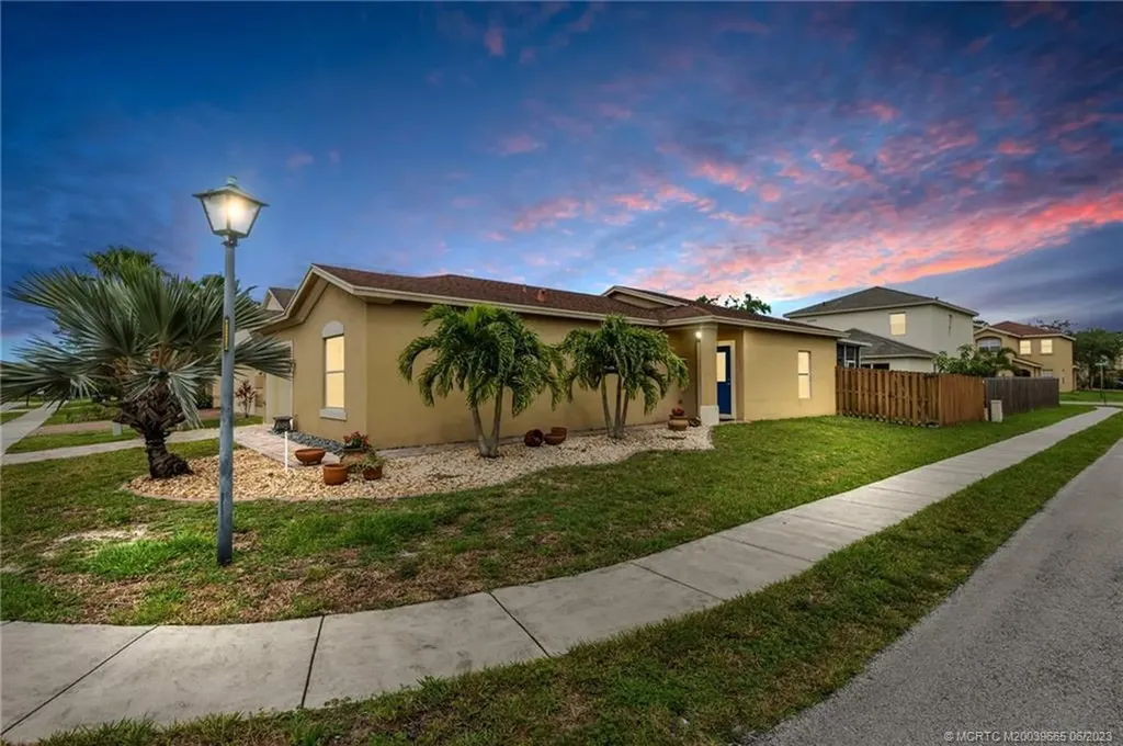 9319 Treasure Coast Street Fort Pierce FL 34945