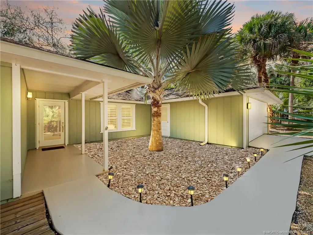 320 SW Salerno Circle Stuart FL 34997