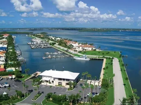 2802 SE Dune Drive Stuart FL 34996